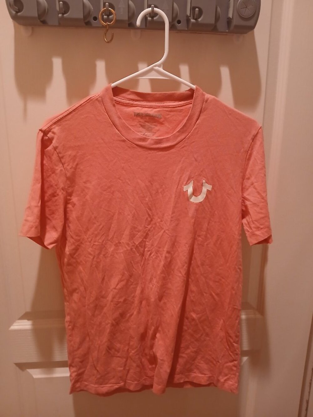 102 True Religion Coral Pink Horseshoe Back Buddha Graphic T-Shirt Size Small